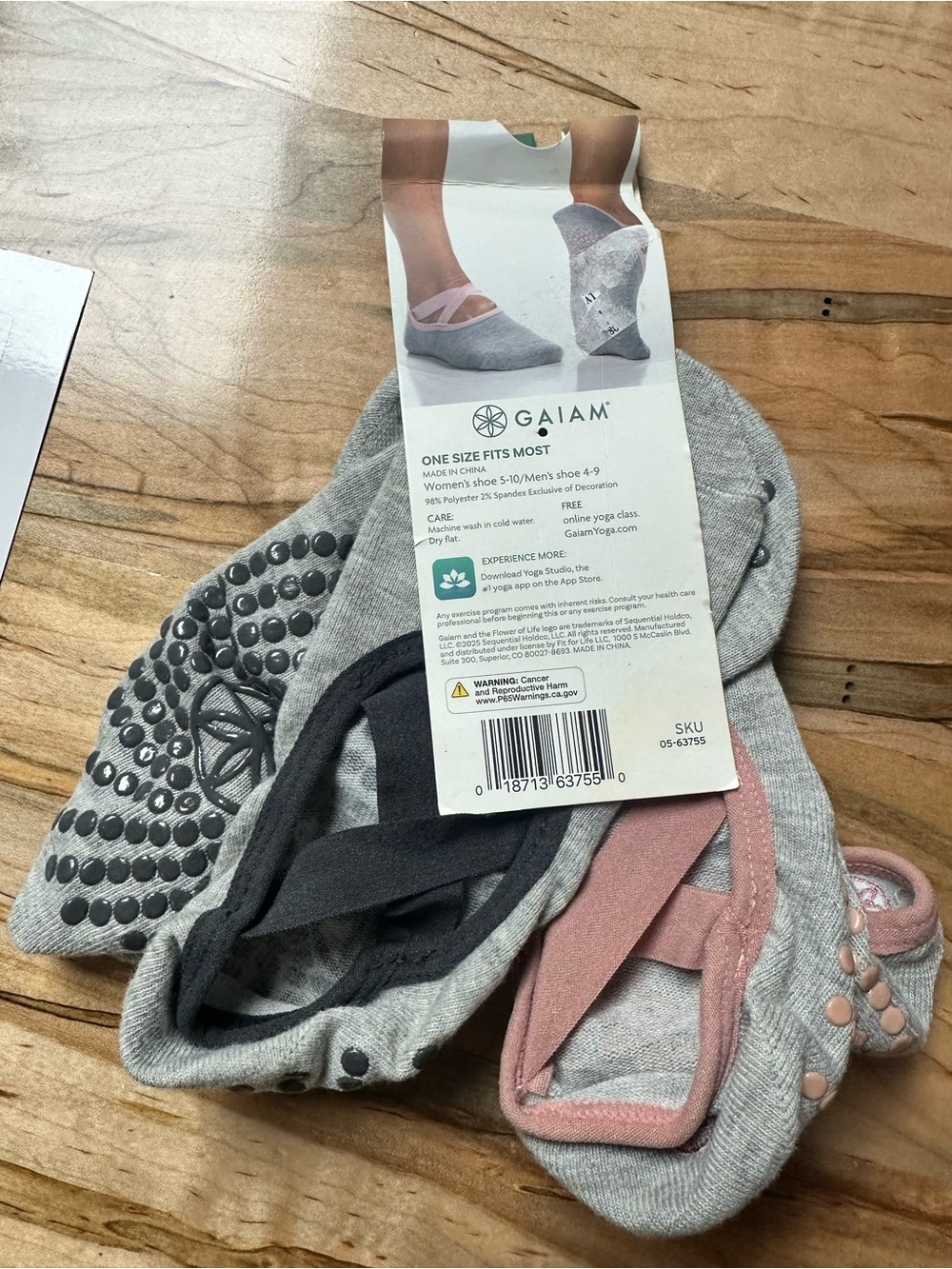 GAIAM Heather Gray and Pink Grip Barre Socks with Crisscross Straps